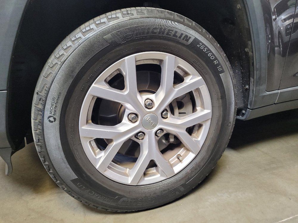 Used 2022 Jeep Grand Cherokee L Limited RWD image 31