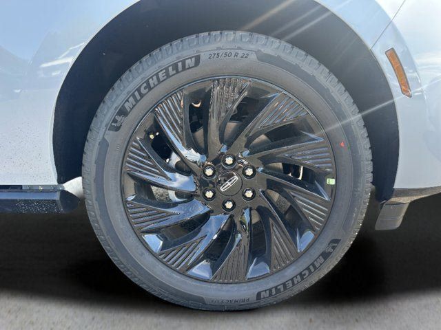 New 2026 Lincoln Navigator Reserve w/ Jet Appearance Package AWD/4WD image 8