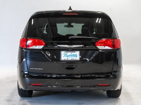Certified 2022 Chrysler Voyager LX FWD image 26
