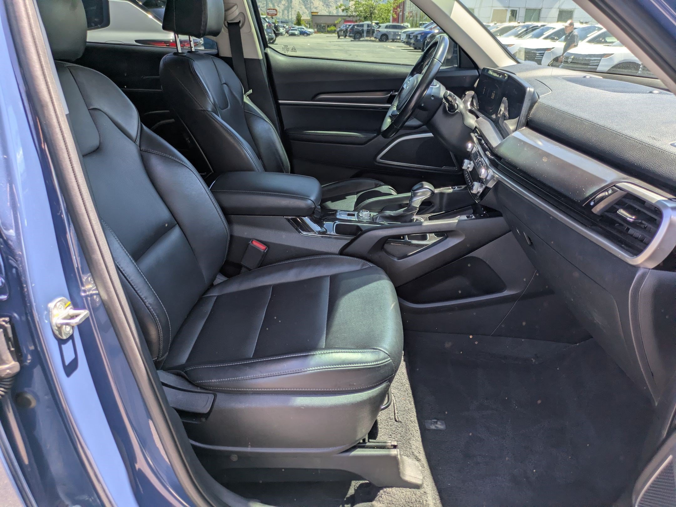 Used 2023 Kia Telluride S AWD/4WD image 32