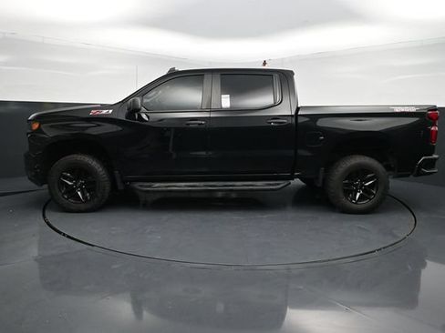 Used 2021 Chevrolet Silverado 1500 Custom Trail Boss w/ Midnight Edition AWD/4WD image 5