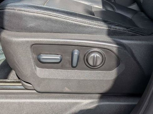 Used 2022 Chevrolet Silverado 1500 Custom w/ Safety Confidence Package RWD image 17