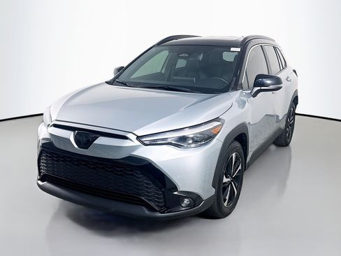 Used 2025 Toyota Corolla Cross AWD Hybrid w/ Convenience Package image 4