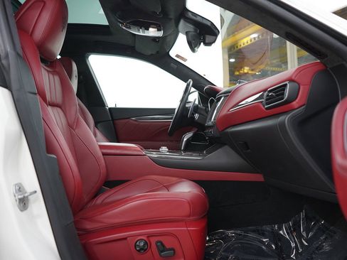 Used 2019 Maserati Levante GTS AWD/4WD image 7