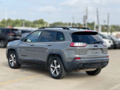 Used 2020 Jeep Cherokee Latitude w/ Quick Order Package 26F North AWD/4WD image 6