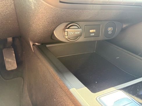 Used 2024 Hyundai Elantra SE FWD image 19