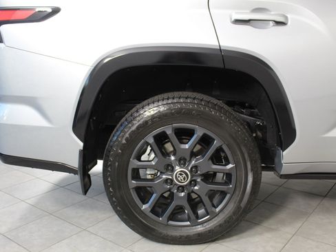 Used 2024 Toyota Sequoia Platinum image 10