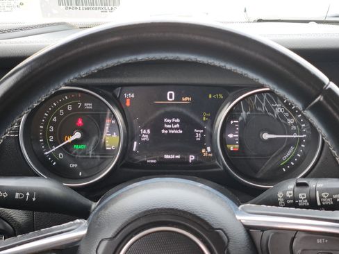 Used 2022 Jeep Wrangler Unlimited Rubicon 4xe AWD/4WD image 21