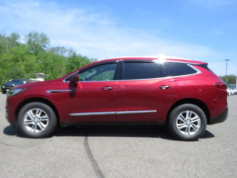Used 2020 Buick Enclave Essence w/ Sound and Sites Package AWD/4WD image 8