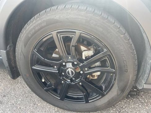 Used 2023 Nissan Kicks SV FWD image 5