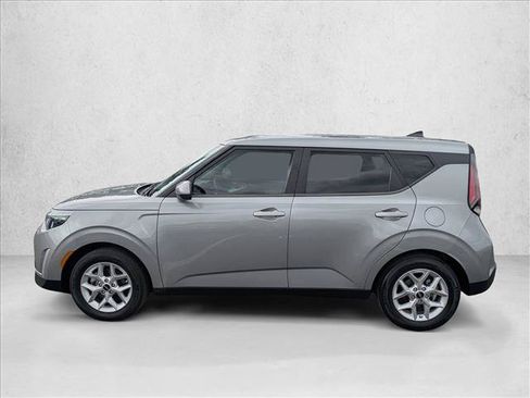 Used 2023 Kia Soul LX w/ Option Group 015 FWD image 9