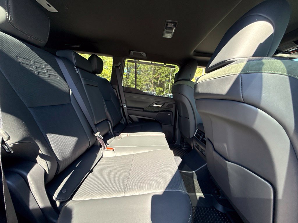 Used 2026 Lexus GX 550 AWD/4WD image 15