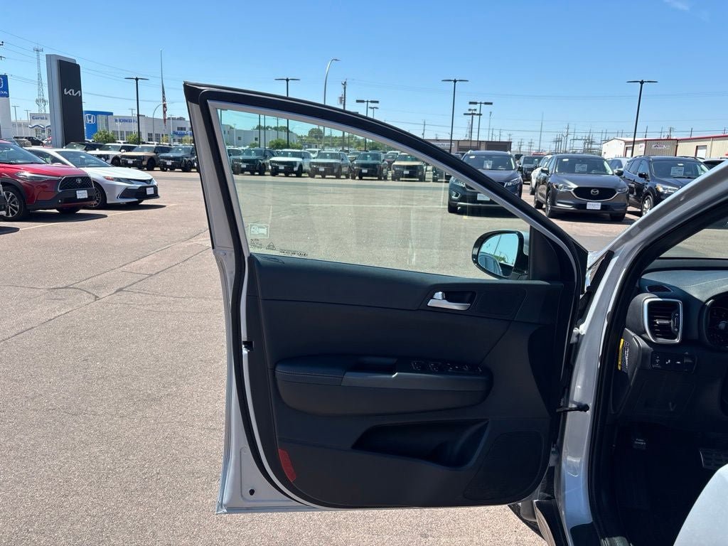 Used 2020 Kia Sportage S w/ S Sunroof Package AWD/4WD image 11