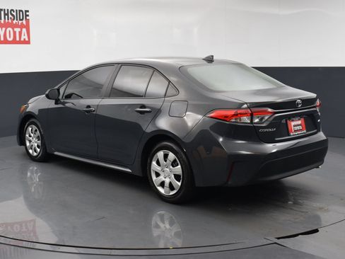Used 2025 Toyota Corolla LE FWD image 3