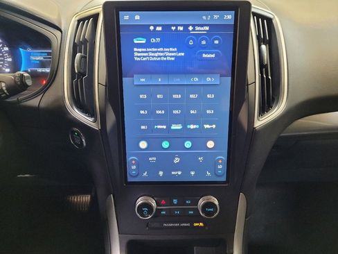 Used 2024 Ford Edge SEL image 25