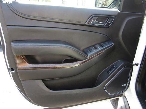 Used 2015 Chevrolet Suburban LT w/ Luxury Package image 9