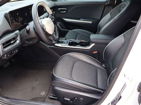 Used 2025 Kia K4 GT-Line w/ GT-Line Sunroof Package FWD image 15