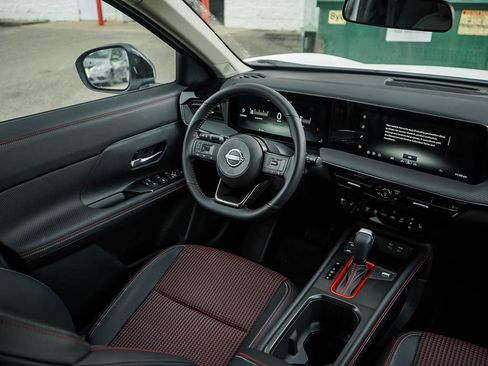 New 2026 Nissan Kicks SR w/ Cold Weather Package image 14