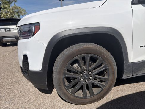 Used 2023 GMC Acadia SLE w/ Driver Convenience Package FWD image 14