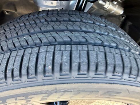 New 2025 Jeep Grand Cherokee Altitude image 28