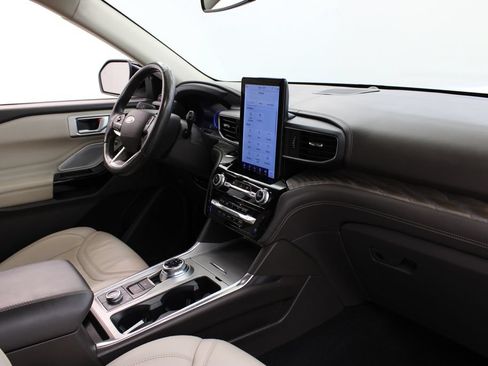 Used 2022 Ford Explorer Platinum w/ Equipment Group 601A AWD/4WD image 27