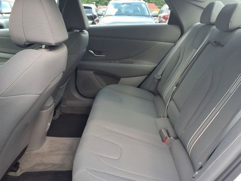 Certified 2024 Hyundai Elantra SEL w/ Convenience Package FWD image 16