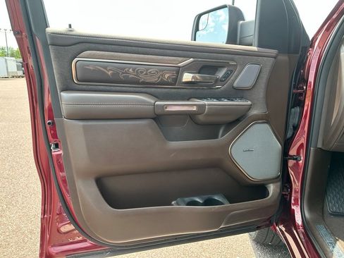 Used 2025 RAM 1500 Limited AWD/4WD image 11
