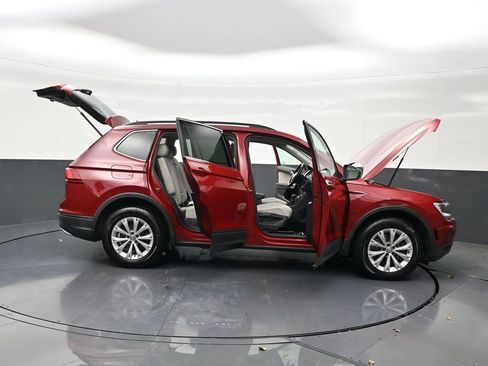 Used 2019 Volkswagen Tiguan SE w/ Panoramic Sunroof Package image 36