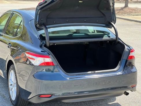 Used 2020 Toyota Camry LE image 33