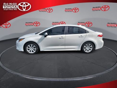 Used 2024 Toyota Corolla LE FWD image 5