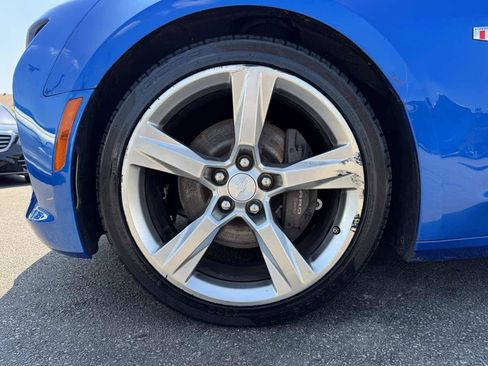 Used 2017 Chevrolet Camaro SS RWD image 9