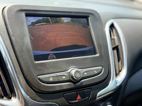 Used 2020 Chevrolet Equinox LT w/ Driver Convenience Package FWD image 15