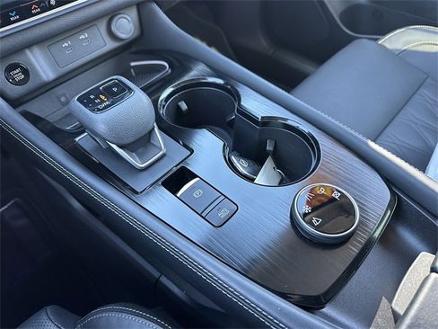 Certified 2024 Nissan Rogue Platinum w/ Platinum Premium Package image 32