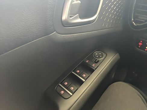 Used 2020 Kia Soul EX image 26