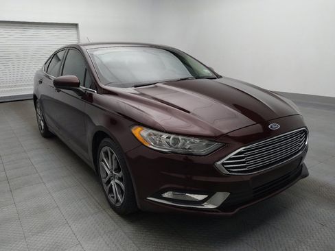 Used 2017 Ford Fusion SE w/ Equipment Group 201A FWD image 13