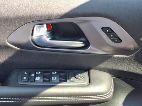 New 2026 Chrysler Pacifica Select image 15