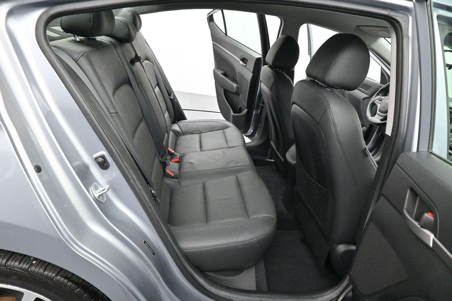 Used 2017 Hyundai Elantra Limited FWD image 29