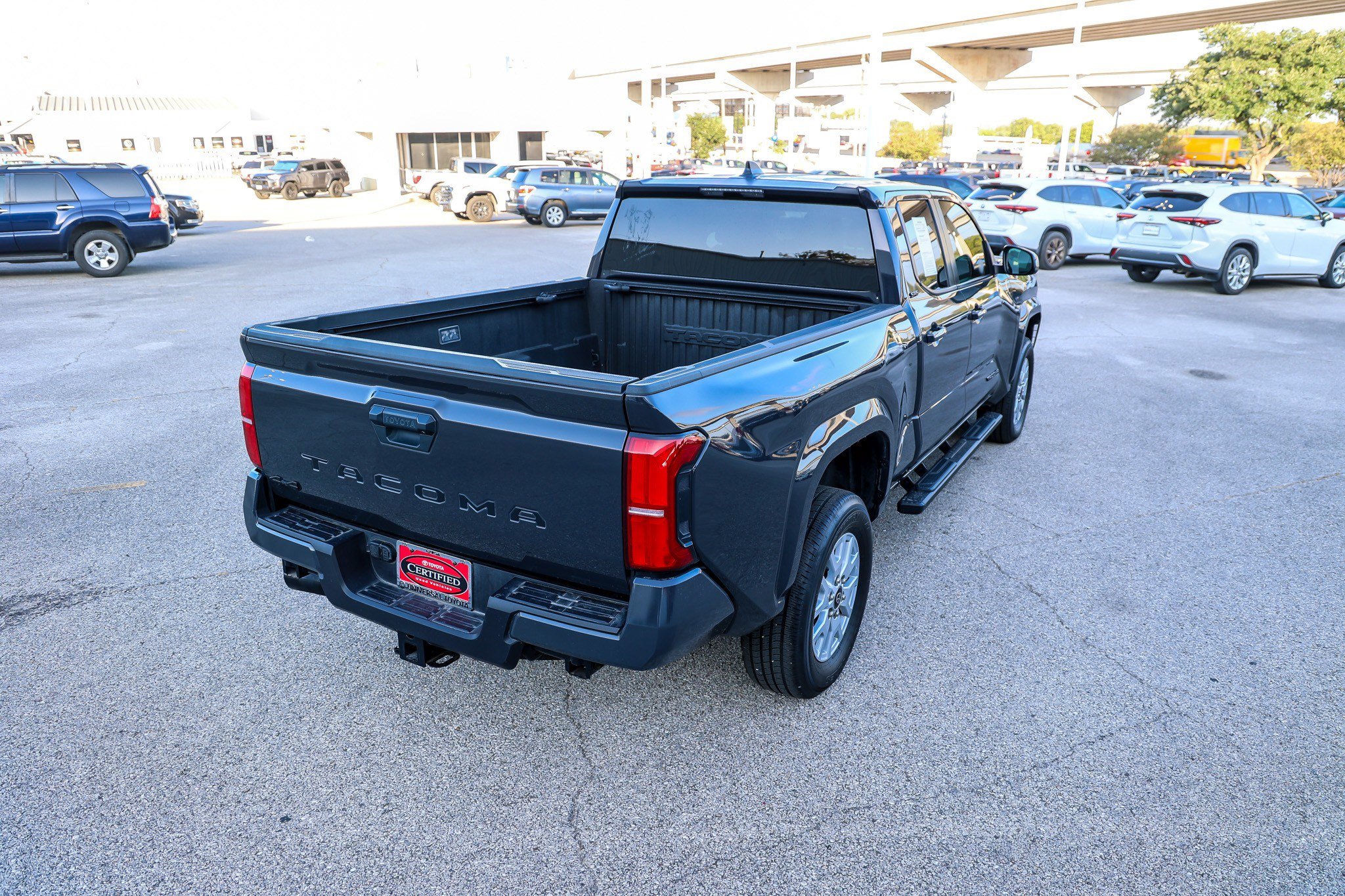 Certified 2025 Toyota Tacoma SR5 AWD/4WD image 7