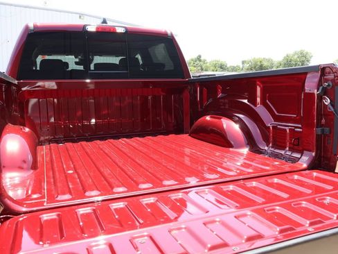 Used 2026 RAM 1500 Laramie AWD/4WD image 15