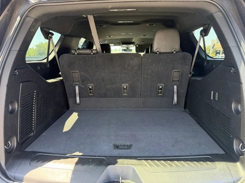 Used 2021 Chevrolet Suburban LT AWD/4WD image 15
