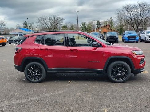 New 2026 Jeep Compass Latitude image 4