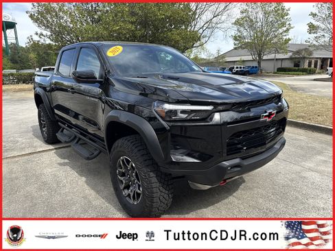 Used 2025 Chevrolet Colorado ZR2 w/ Technology Package image 1