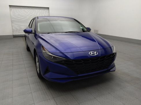 Used 2022 Hyundai Elantra SE FWD image 14