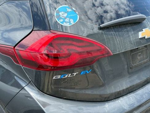 Used 2021 Chevrolet Bolt Premier w/ Infotainment Package FWD image 9
