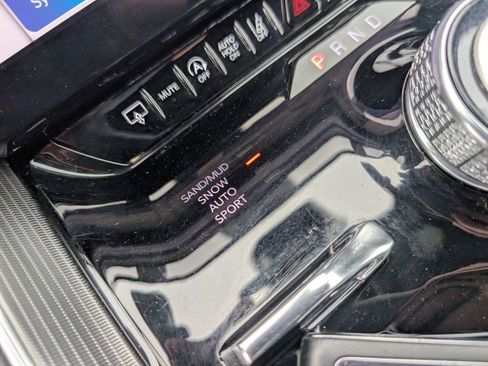 Used 2024 Jeep Grand Wagoneer L Series II w/ Quick Order Packagew 28T image 40