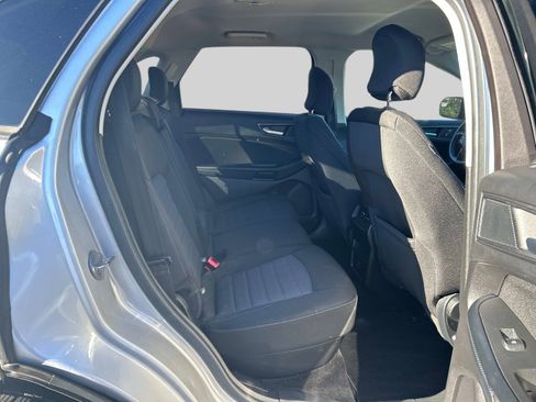 Used 2017 Ford Edge SE image 15