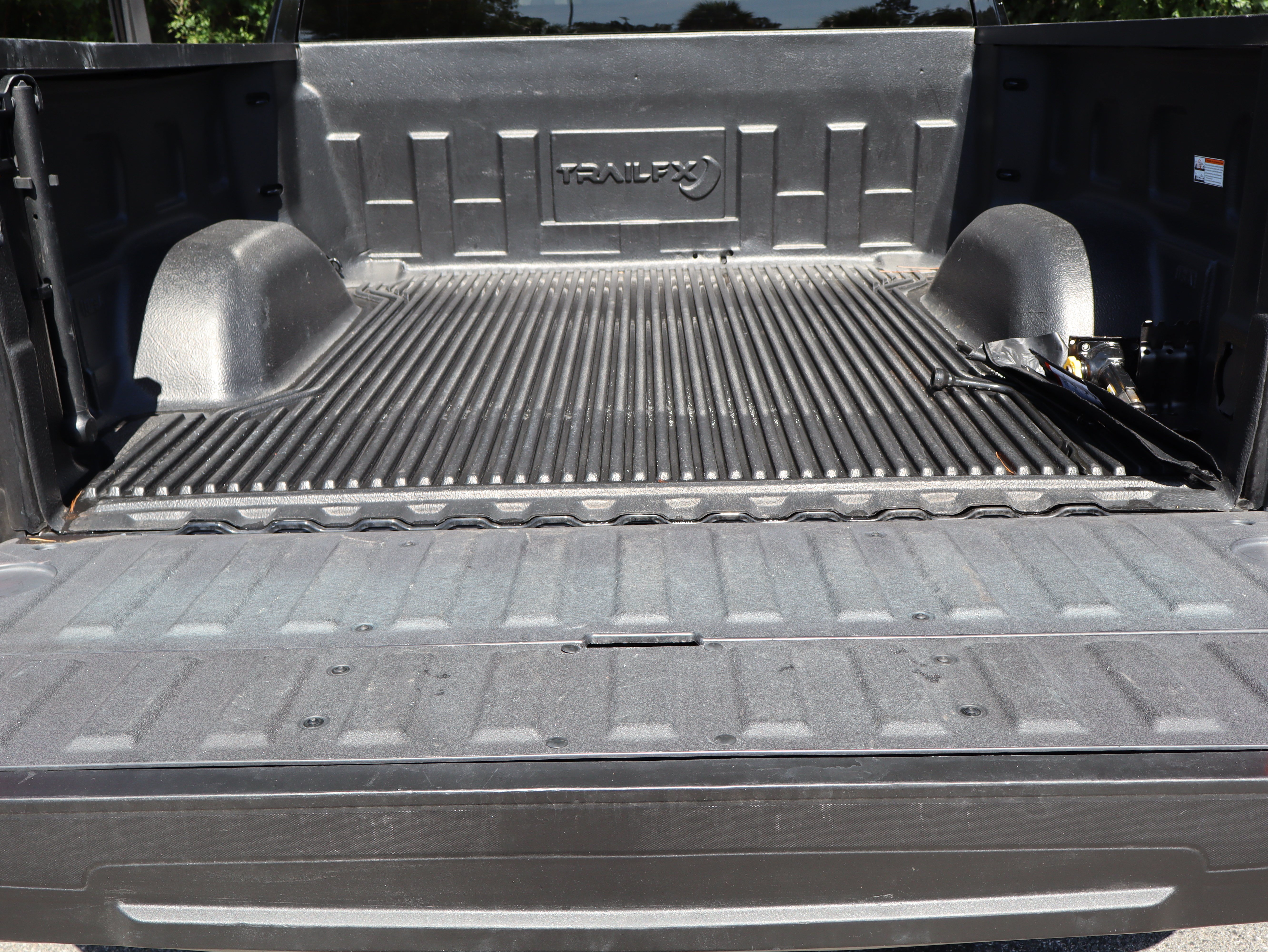 Used 2025 GMC Sierra 1500 SLT RWD image 46