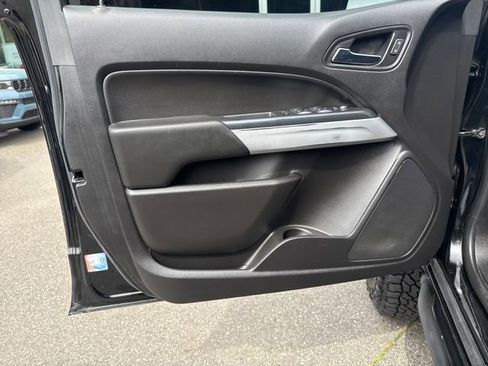 Used 2018 Chevrolet Colorado ZR2 w/ ZR2 Midnight Special Edition AWD/4WD image 15