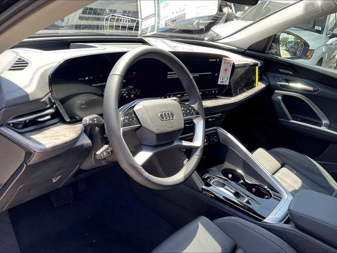 New 2025 Audi Q5 Prestige image 8