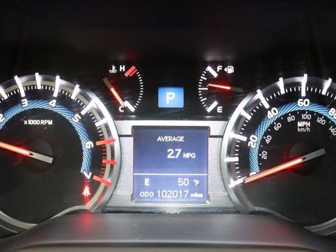 Used 2019 Toyota 4Runner SR5 AWD/4WD image 10